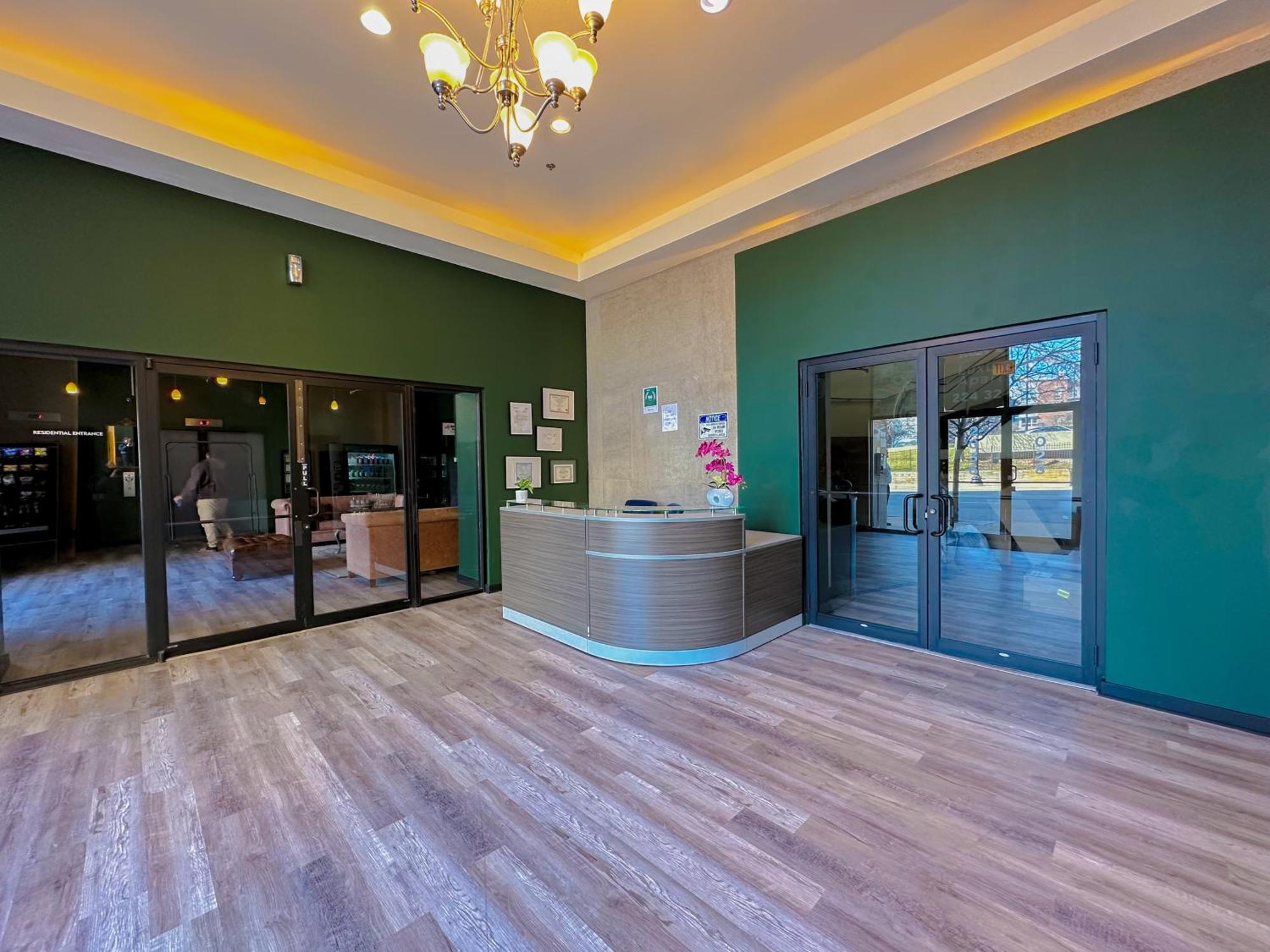 Bright 2Br Luxury Corner Suite With Optional Parking Sleeps 6 Guests Near Mccormick Place And Soldier Field 芝加哥 外观 照片