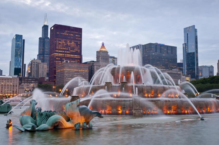 Bright 2Br Luxury Corner Suite With Optional Parking Sleeps 6 Guests Near Mccormick Place And Soldier Field 芝加哥 外观 照片