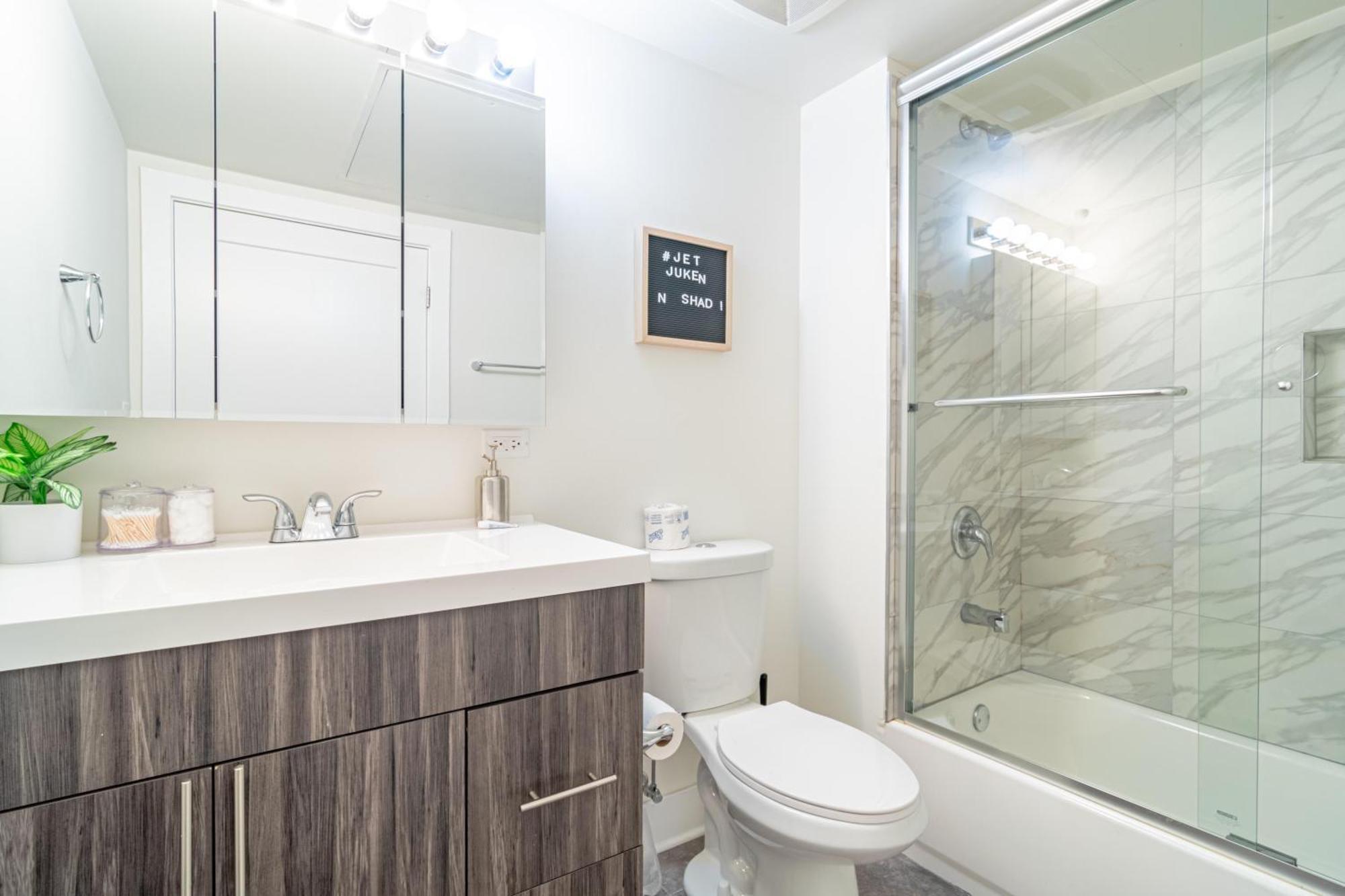 Bright 2Br Luxury Corner Suite With Optional Parking Sleeps 6 Guests Near Mccormick Place And Soldier Field 芝加哥 外观 照片