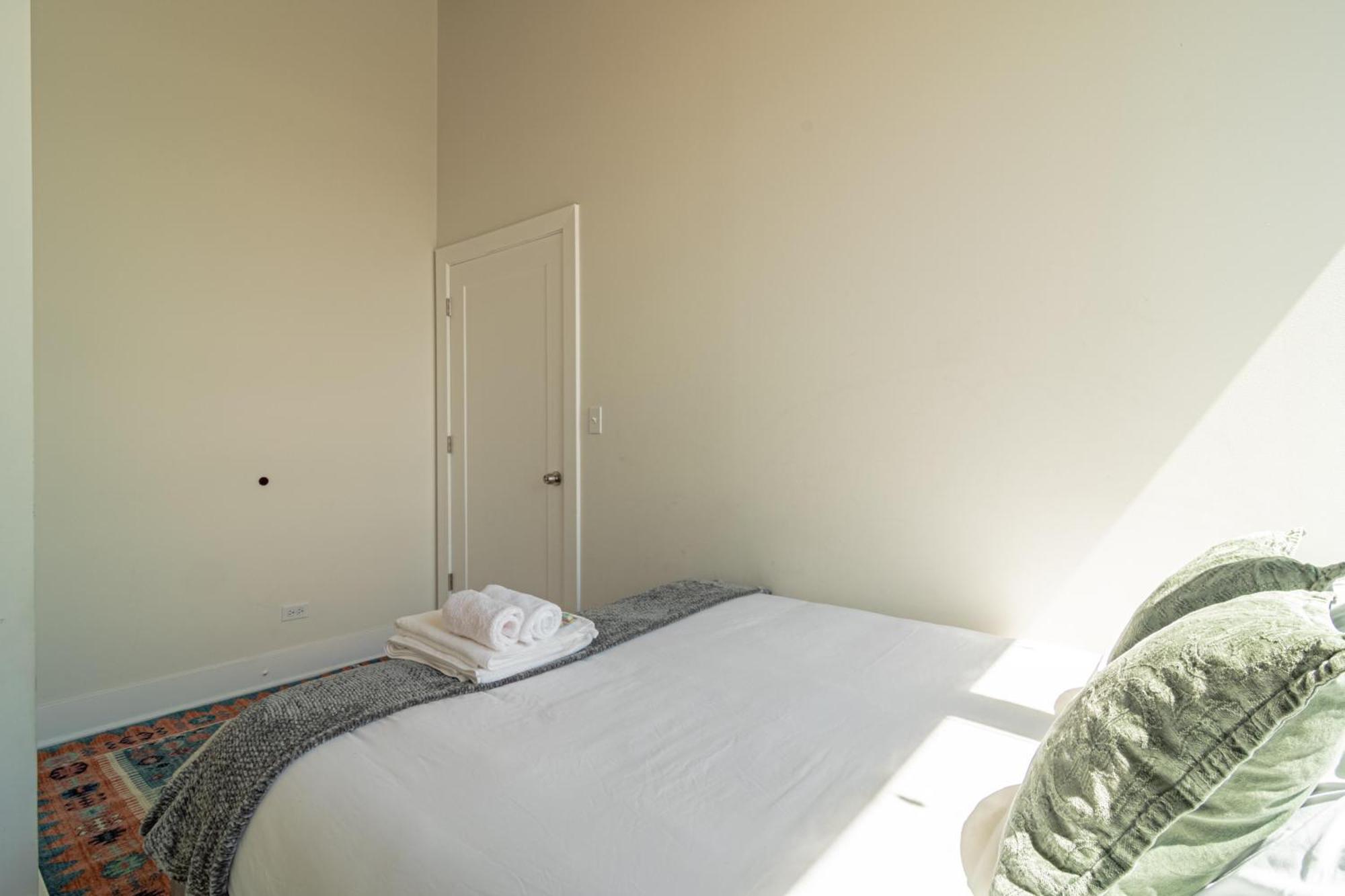 Bright 2Br Luxury Corner Suite With Optional Parking Sleeps 6 Guests Near Mccormick Place And Soldier Field 芝加哥 外观 照片