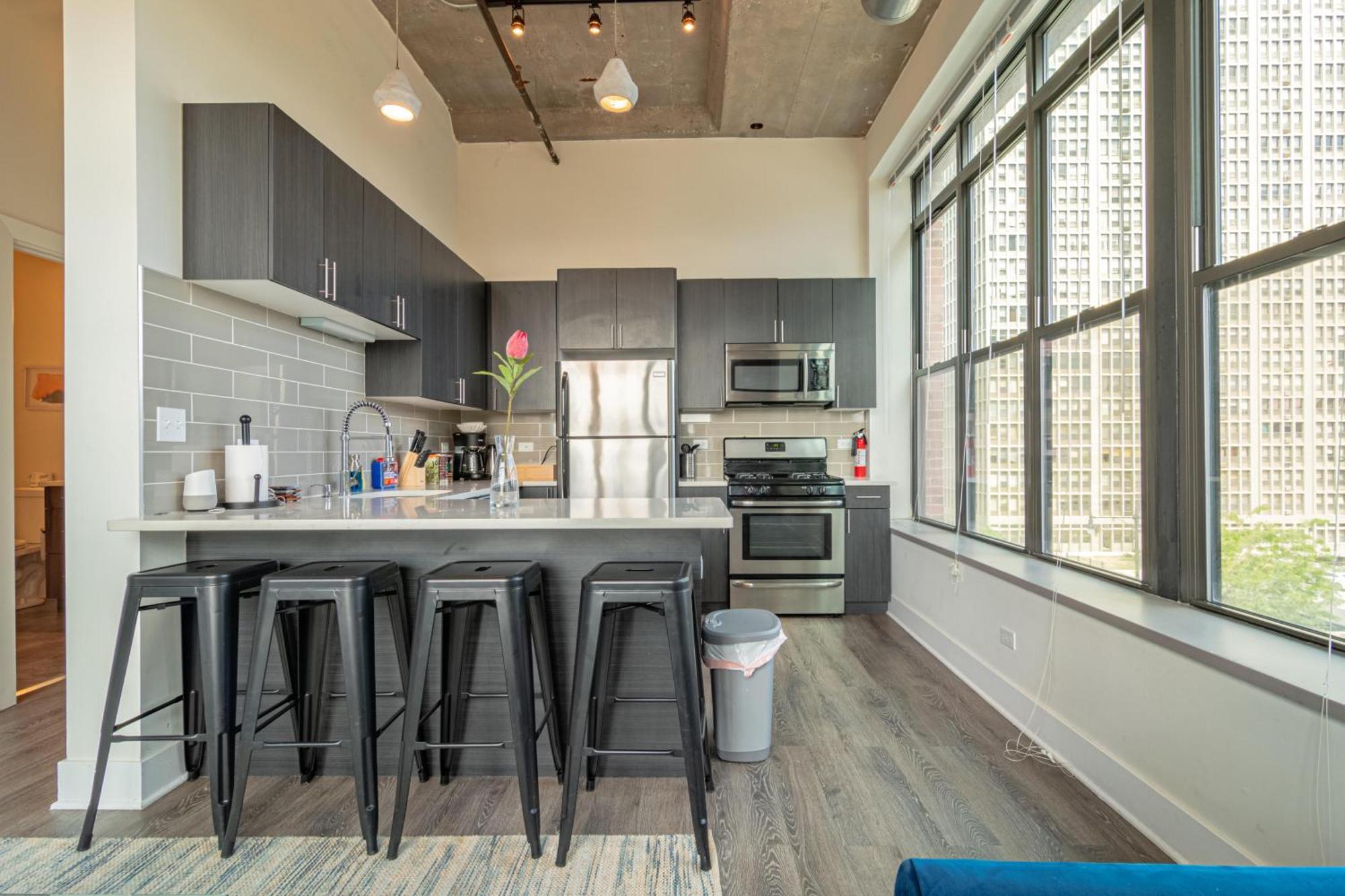 Bright 2Br Luxury Corner Suite With Optional Parking Sleeps 6 Guests Near Mccormick Place And Soldier Field 芝加哥 外观 照片