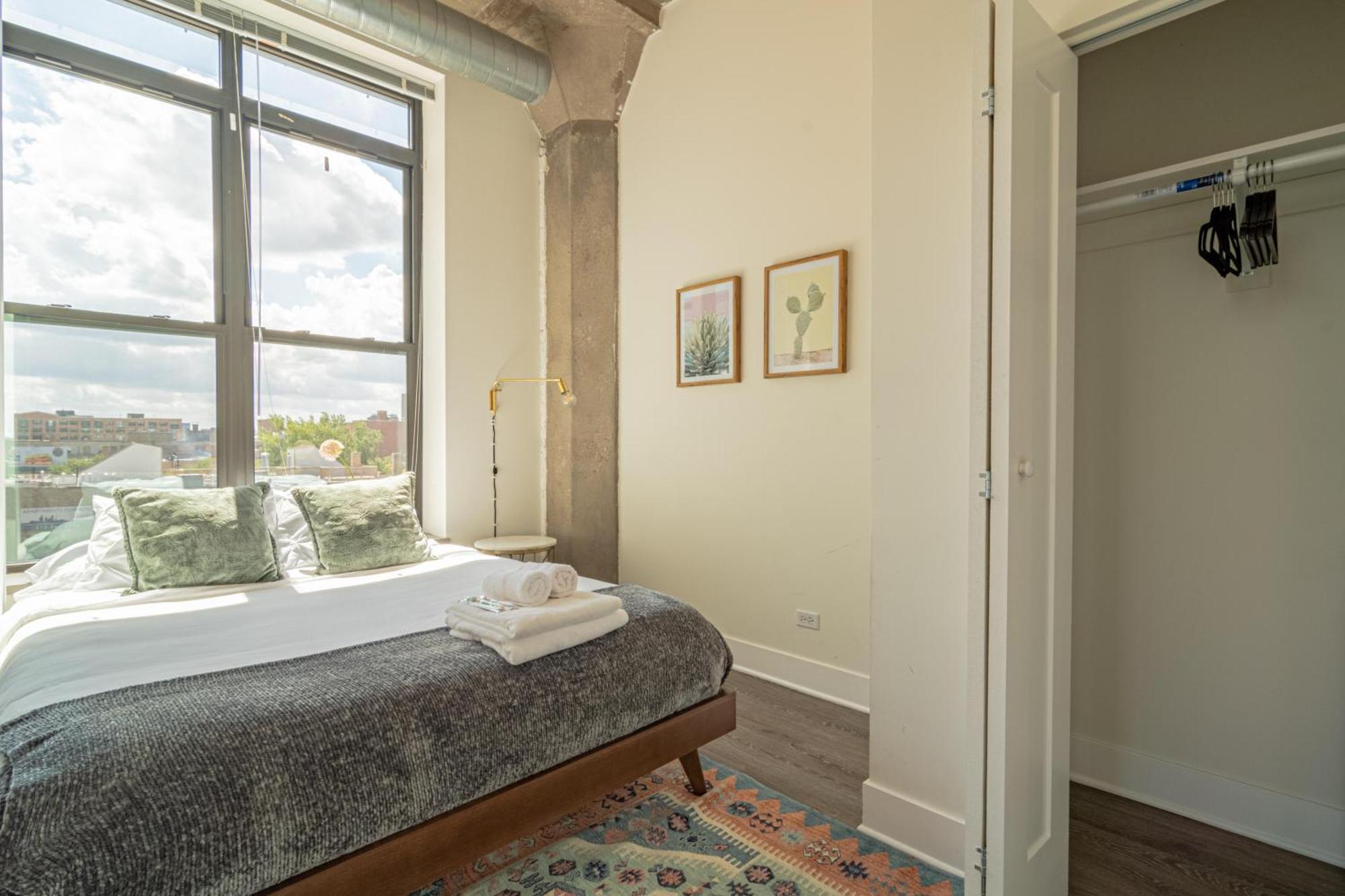Bright 2Br Luxury Corner Suite With Optional Parking Sleeps 6 Guests Near Mccormick Place And Soldier Field 芝加哥 外观 照片