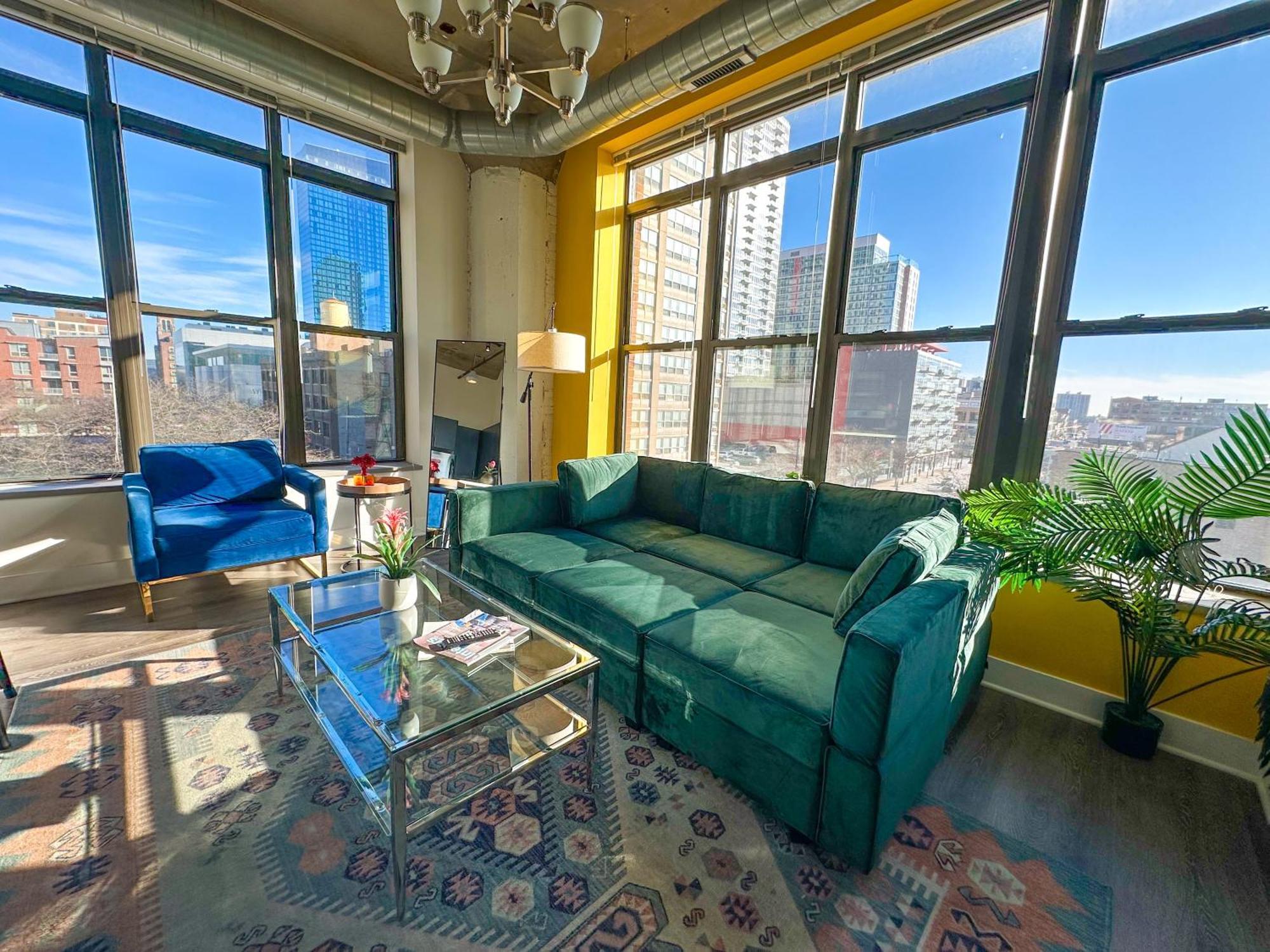 Bright 2Br Luxury Corner Suite With Optional Parking Sleeps 6 Guests Near Mccormick Place And Soldier Field 芝加哥 外观 照片