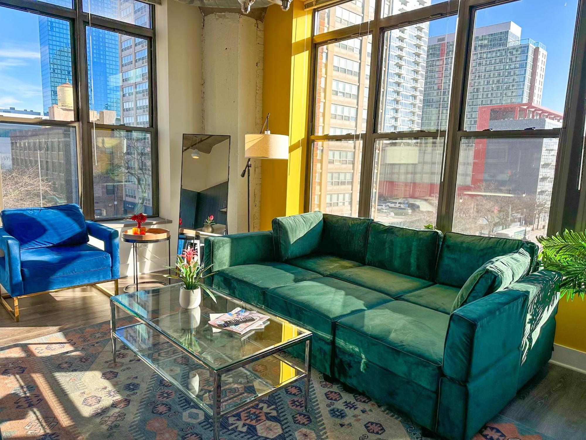 Bright 2Br Luxury Corner Suite With Optional Parking Sleeps 6 Guests Near Mccormick Place And Soldier Field 芝加哥 外观 照片
