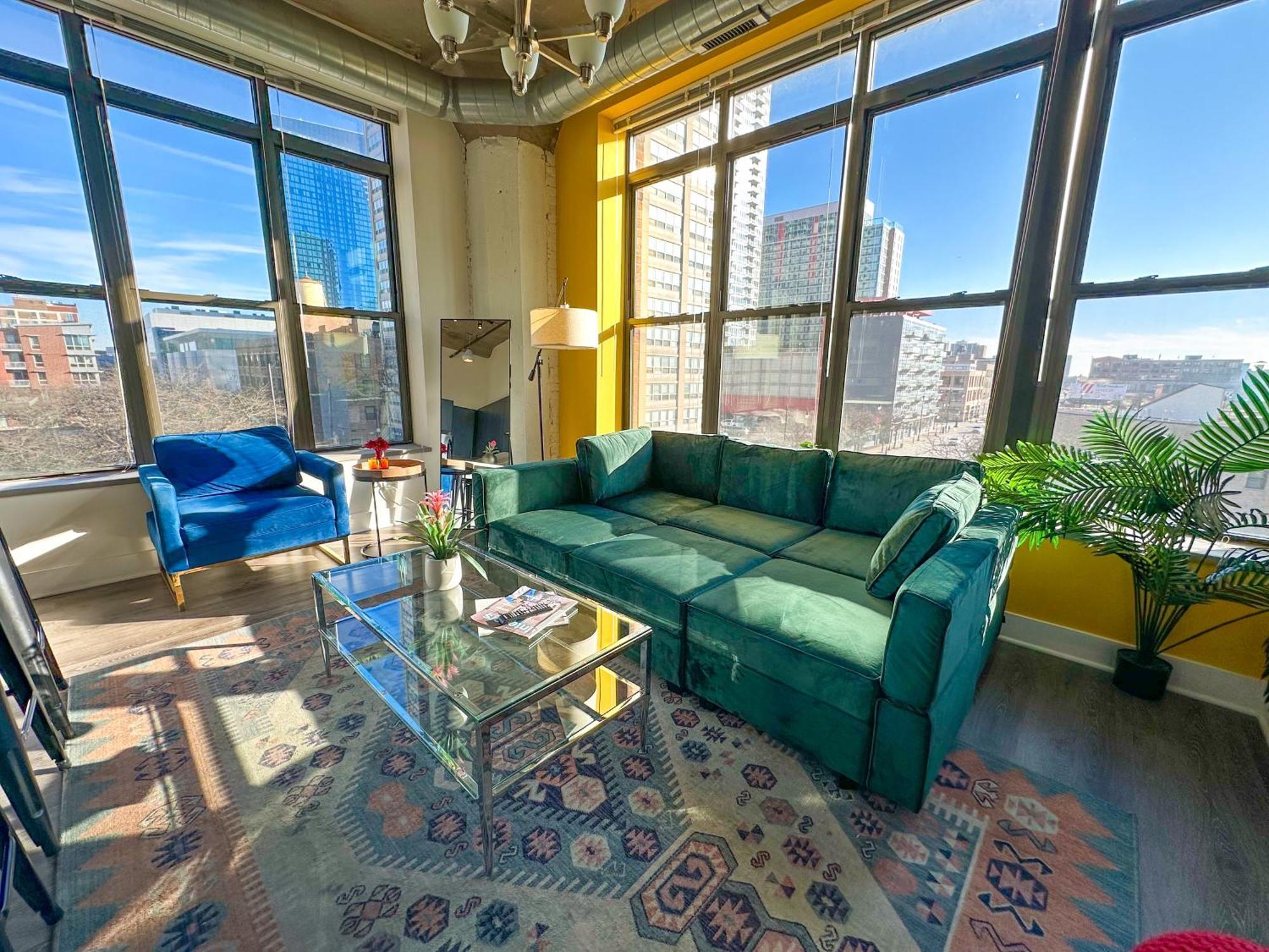 Bright 2Br Luxury Corner Suite With Optional Parking Sleeps 6 Guests Near Mccormick Place And Soldier Field 芝加哥 外观 照片